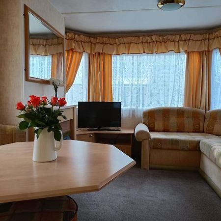 Rhosfeillion Static Caravan Apartamento Llangefni Exterior foto