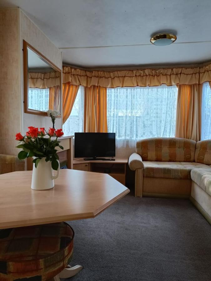 Rhosfeillion Static Caravan Apartamento Llangefni Exterior foto